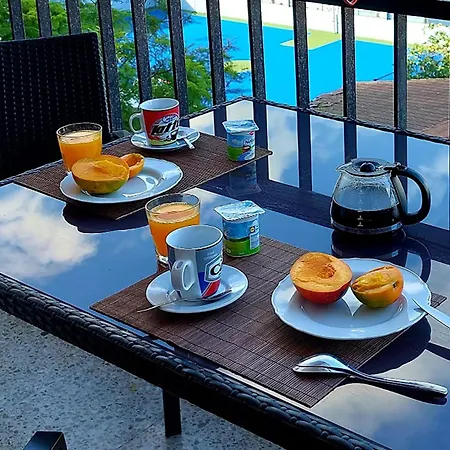 Mit Schoener Aussicht Und Balkon Appartement