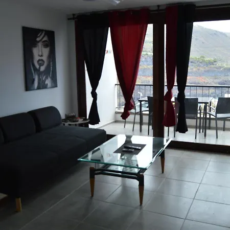 Mit Schoener Aussicht Und Balkon