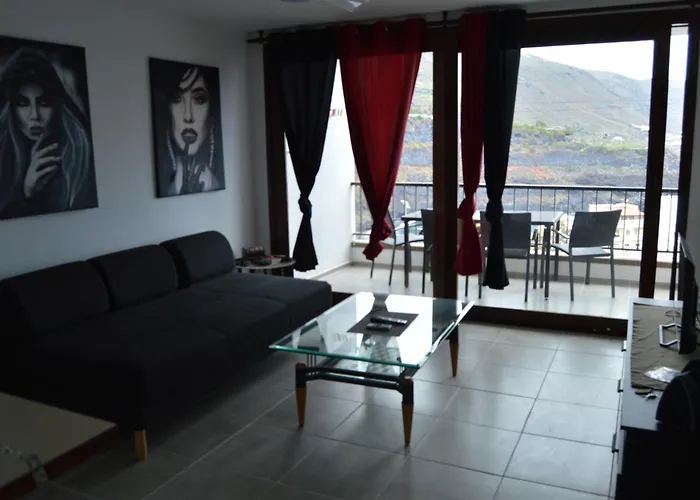 Mit Schoener Aussicht Und Balkon